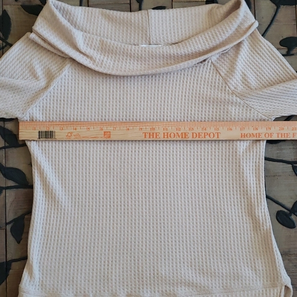 Cherish Waffle Knit Off the Shoulder Top EUC Large neutral cream ivory tan - Picture 8 of 8